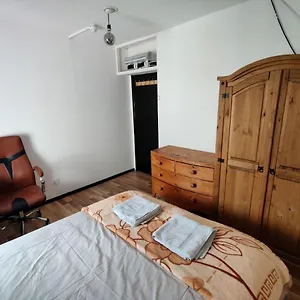Apartment Unique Antique 2br@hackney Canal, London