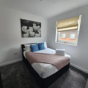 Apartment Panoramic City Views, Free Wifi, Canary Wharf Penthouse, London