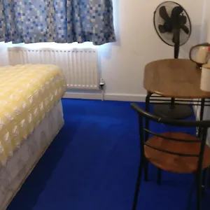 Homestay In A Shared Flat, London