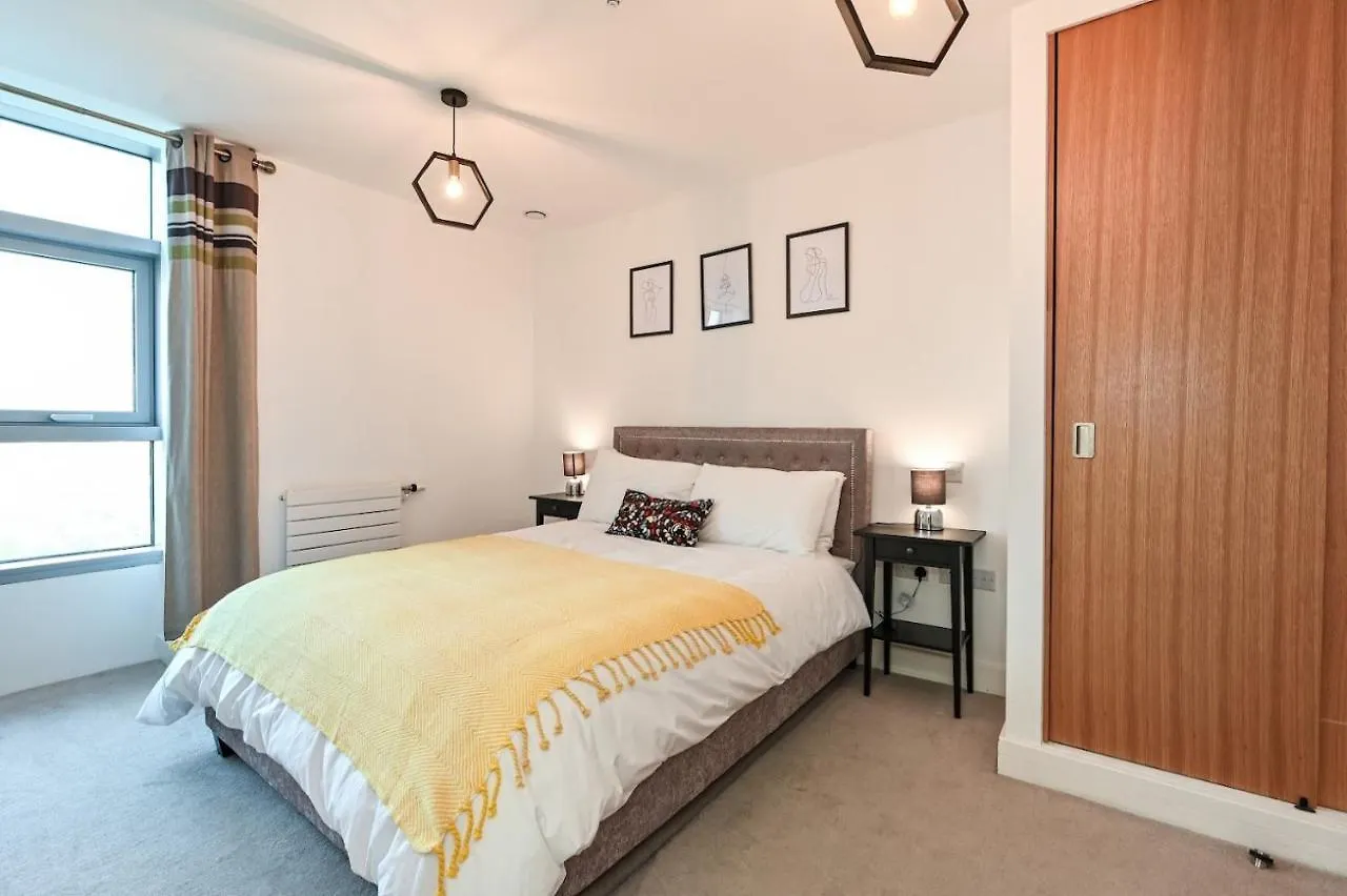 Cannysuite London 0*,